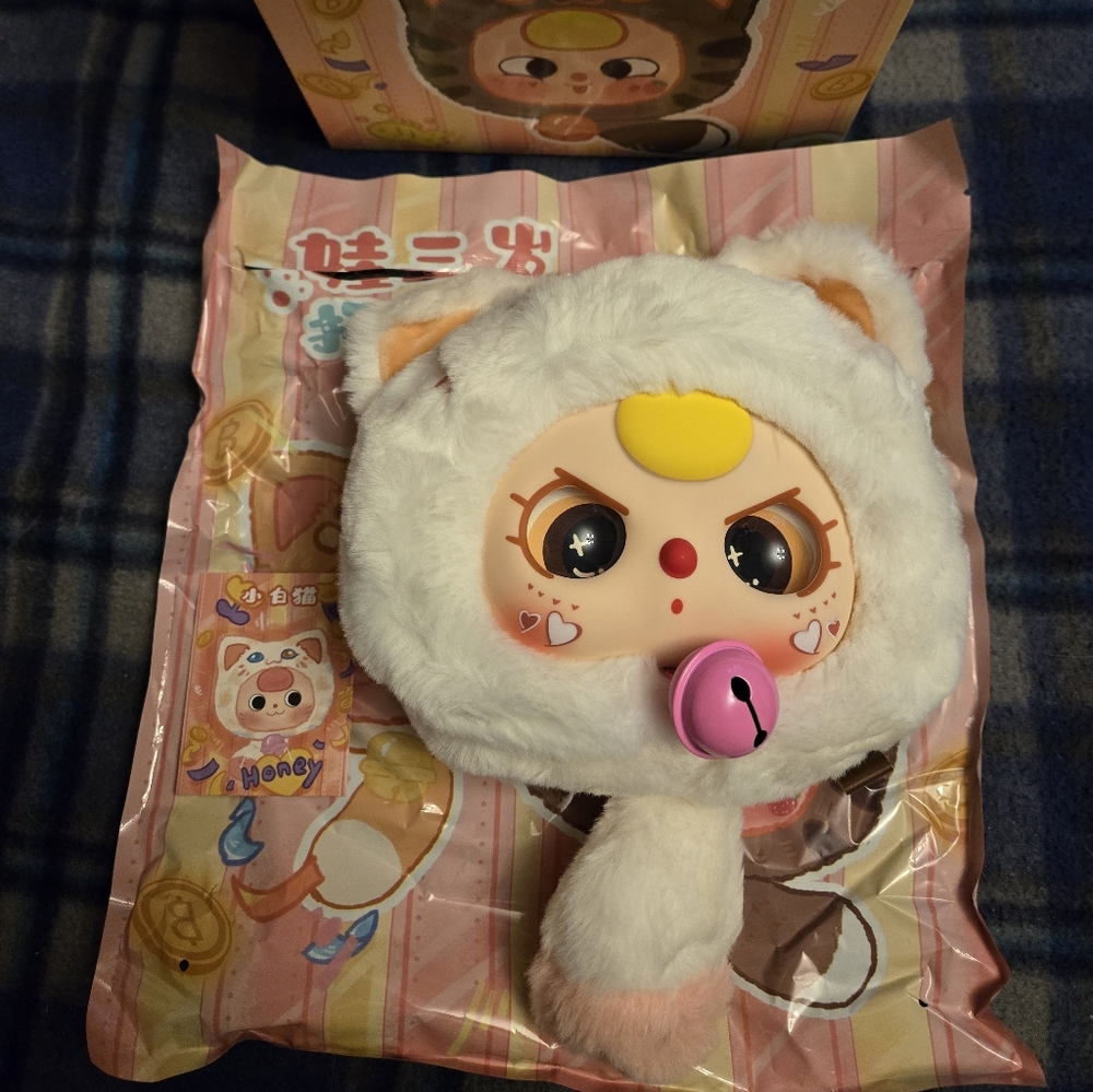 Adorable 400% White Baby Three Fortune Cat Bag With Special Eyes- Confirmed